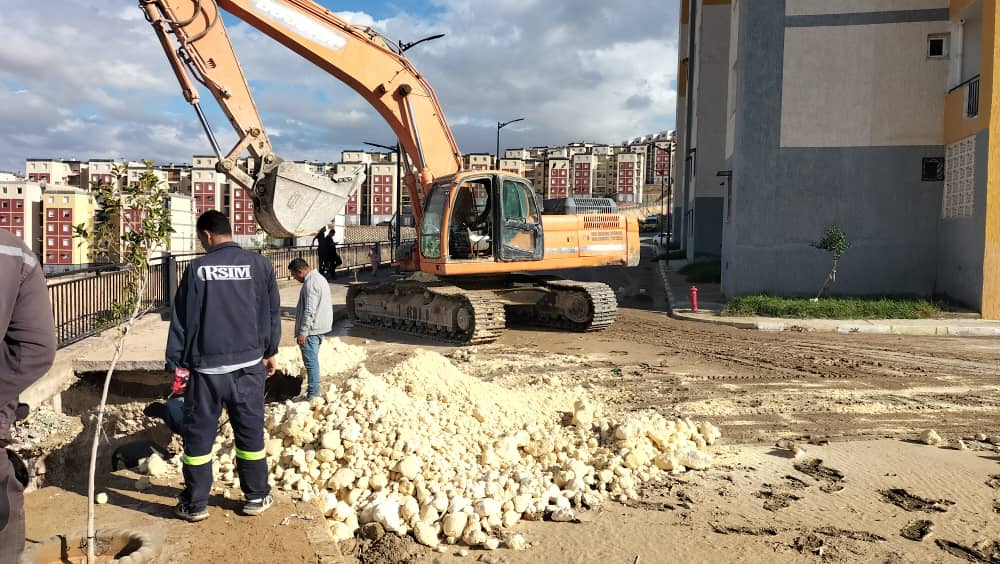 انزلاق التربة بواد رهيو: وزارة السكن تسخر كافة الوسائل لمعالجة الأضرار  انزلاق التربة بواد رهيو: وزارة السكن تسخر كافة الوسائل لمعالجة الأضرار