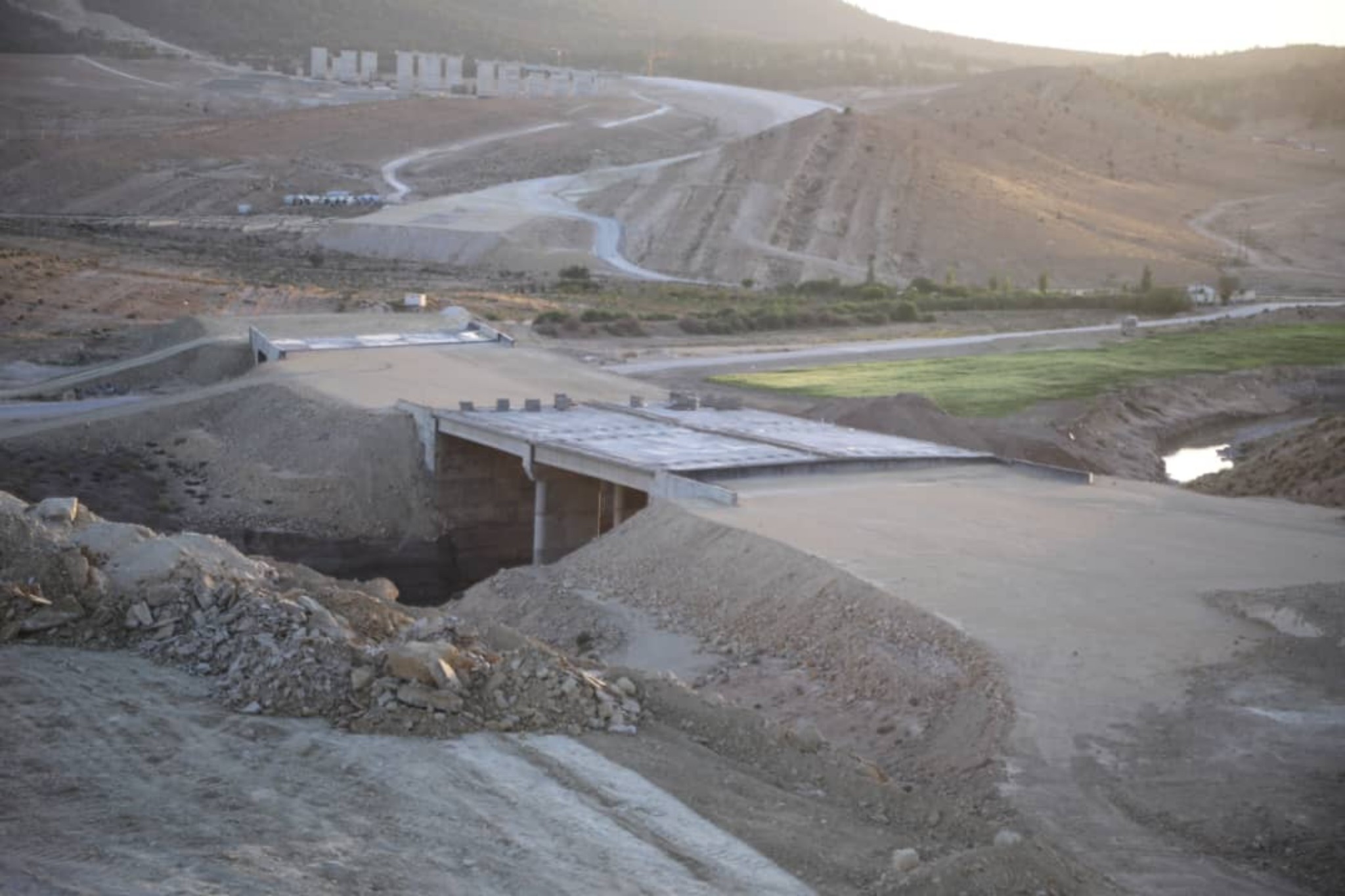 وزارة الأشغال العمومية والمنشآت القاعدية