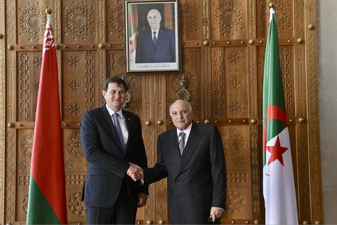 عطاف يستقبل وزير خارجية حمهورية بيلاروسيا