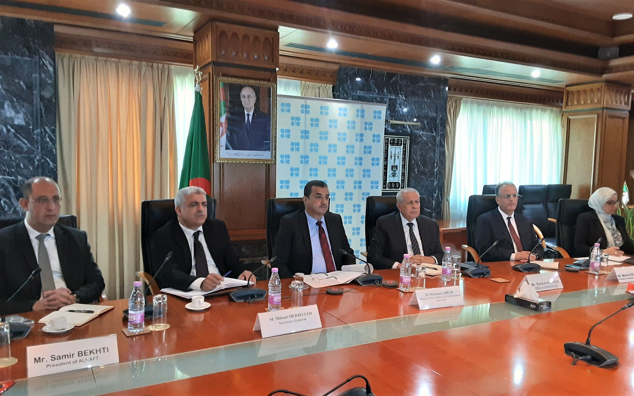 الجزائر و7 دول أخرى تقرر زيادة انتاجها ب137 ألف برميل يوميا