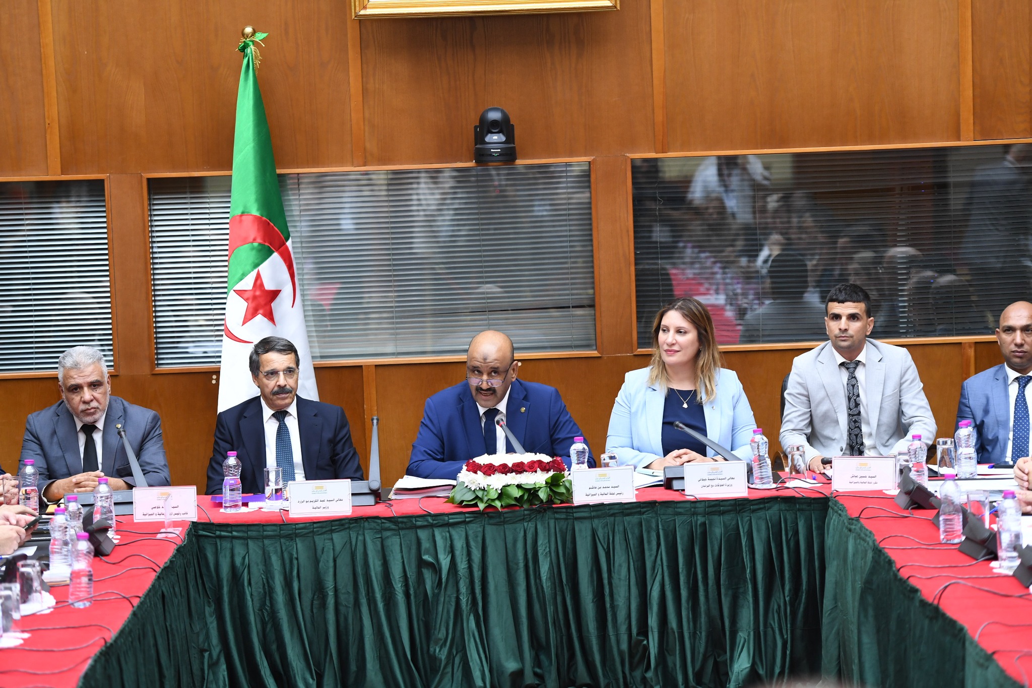 بو الزرد يعرض مشروع قانون المالية لسنة 2026  أمام اللجنة المختصة