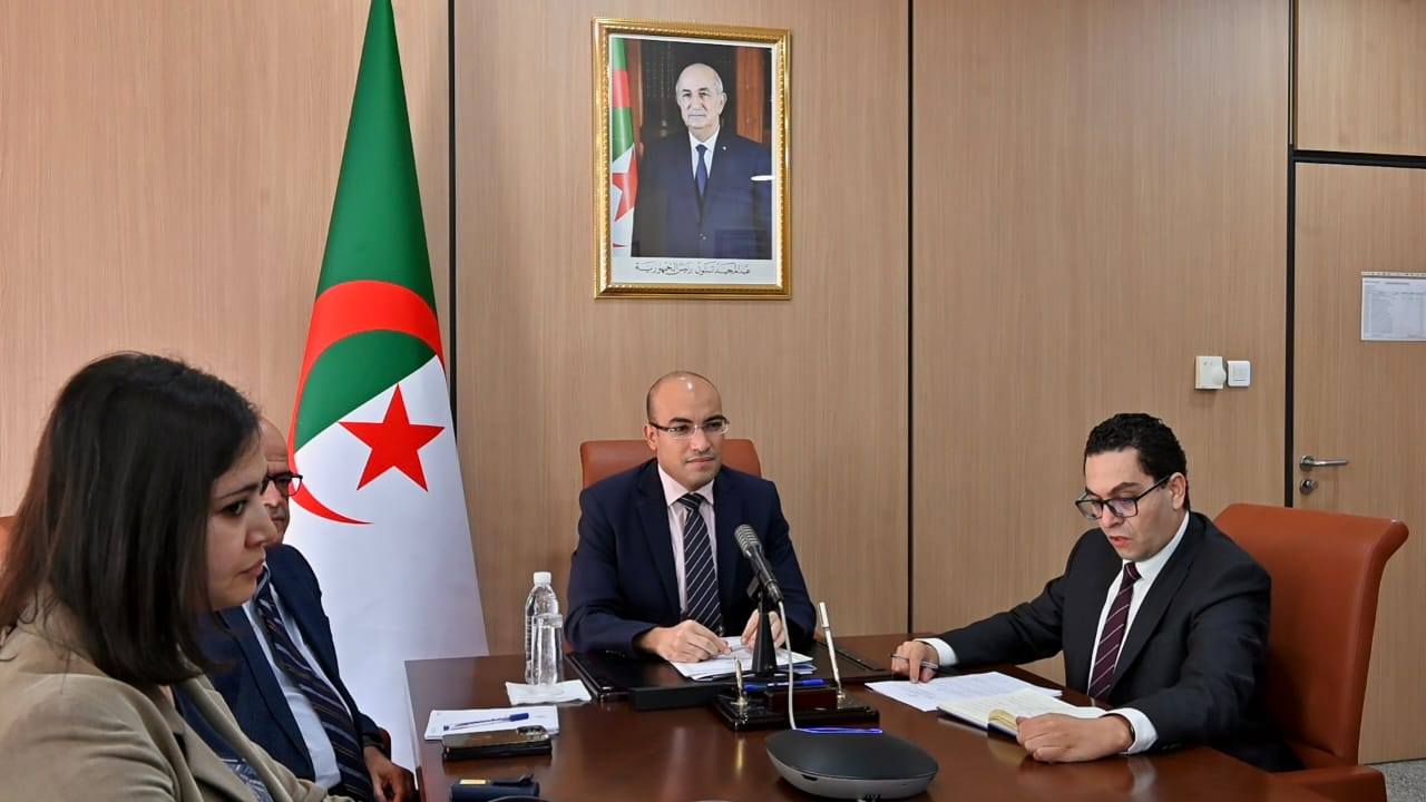 لقاء افتراضي مع طلبة الجالية المقيمين بمنطقة أوروبا الشمالية