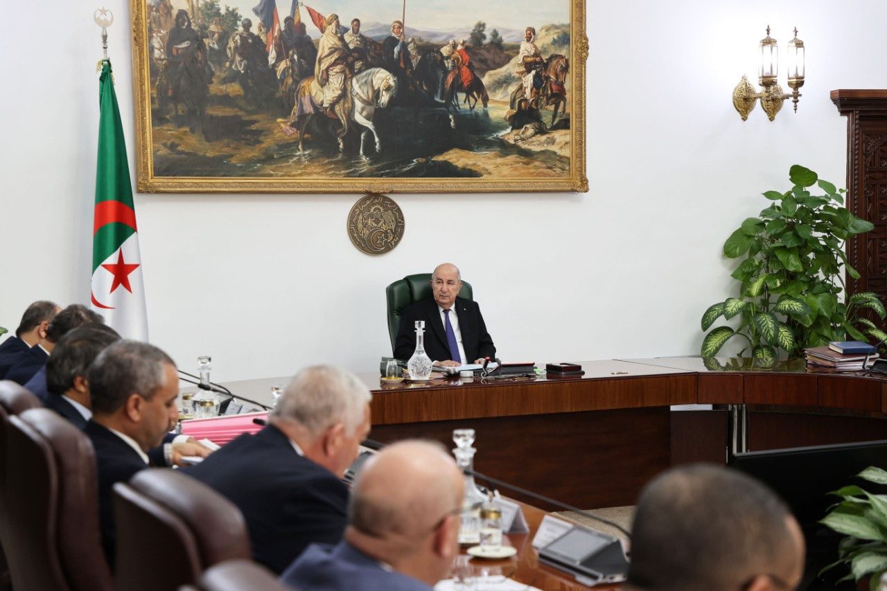 رئيس الجمهورية اجتماع مجلس الوزراء