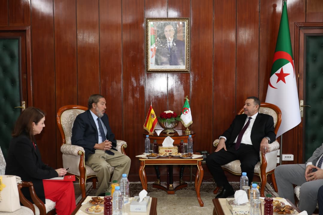 الجزائر/إسبانيا: بحث سبل استكمال مشروع تطوير وتسيير المجال الجوي