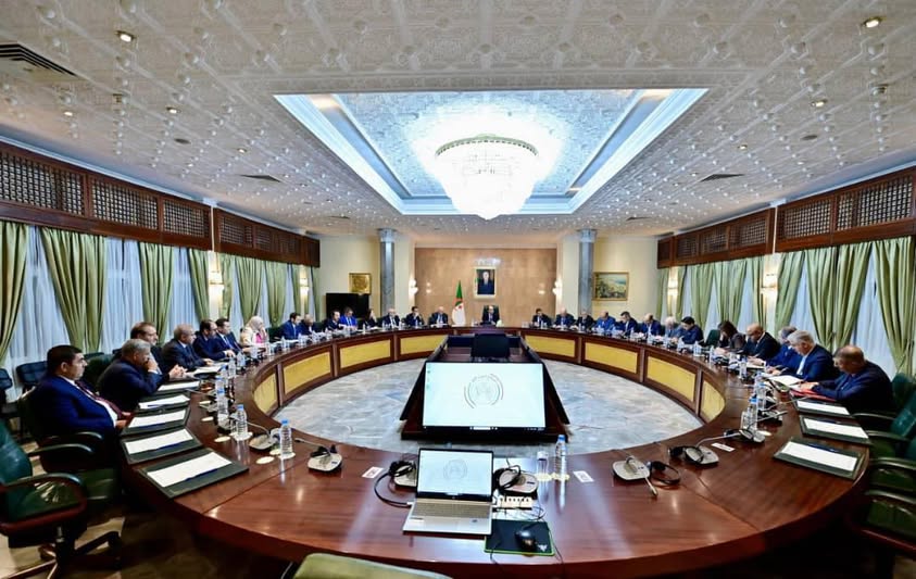 الوزير الأول، السيد سيفي غريب، ترأس هذا الثلاثاء 18 نوفمبر 2025، اجتماعًا للحكومة