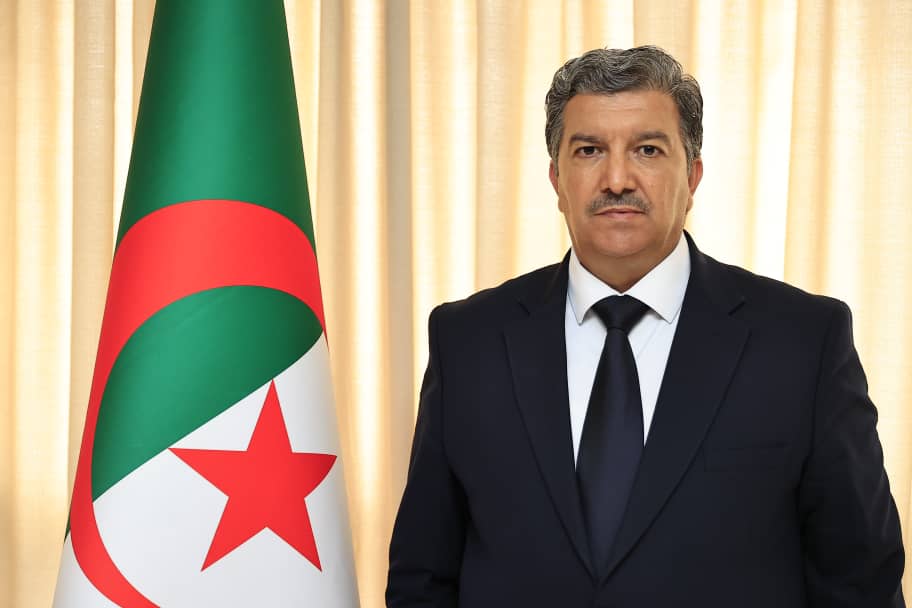 وزير الاتصال زهير بوعمامة