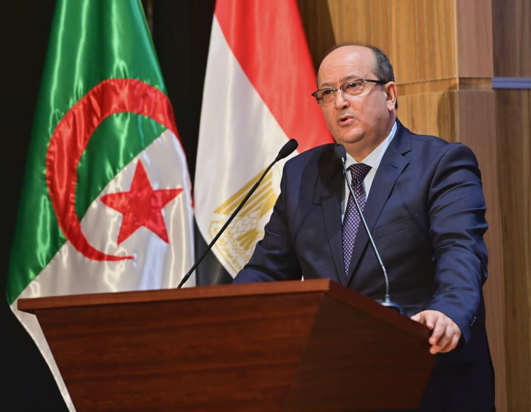 الوزير الأول سيفي غريب