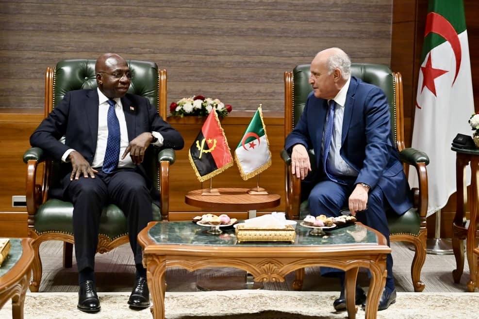 عطاف يستقبل نظيره الأنغولي