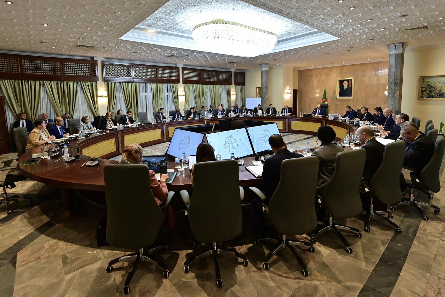 اجتماع الحكومة 12