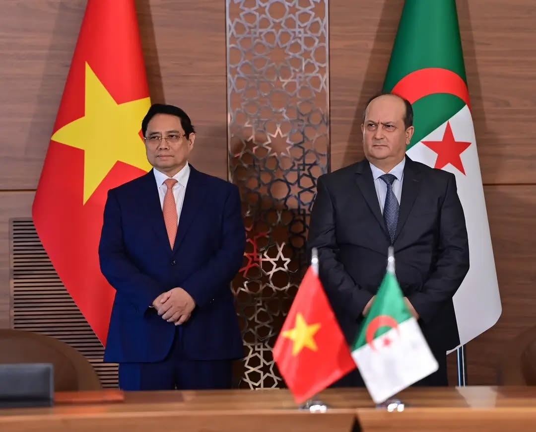 سيفي غريب ونظيره الفيتنامي