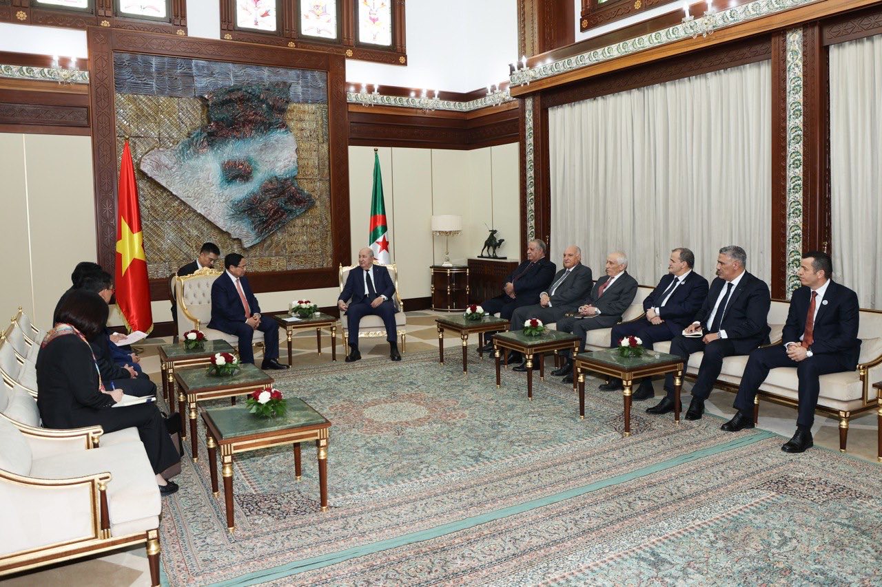 رئيس الجمهورية يستقبل الوزير الأول الفيتنامي  44