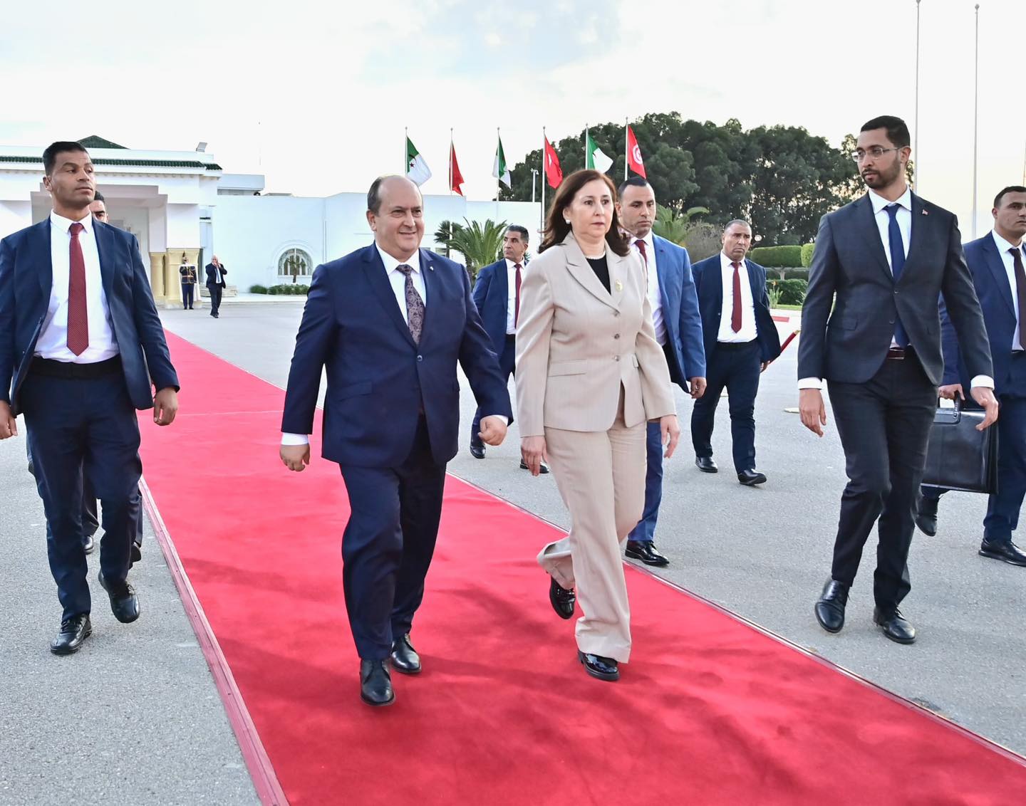 الوزير الأول ينهي زيارته الرسمية لتونس