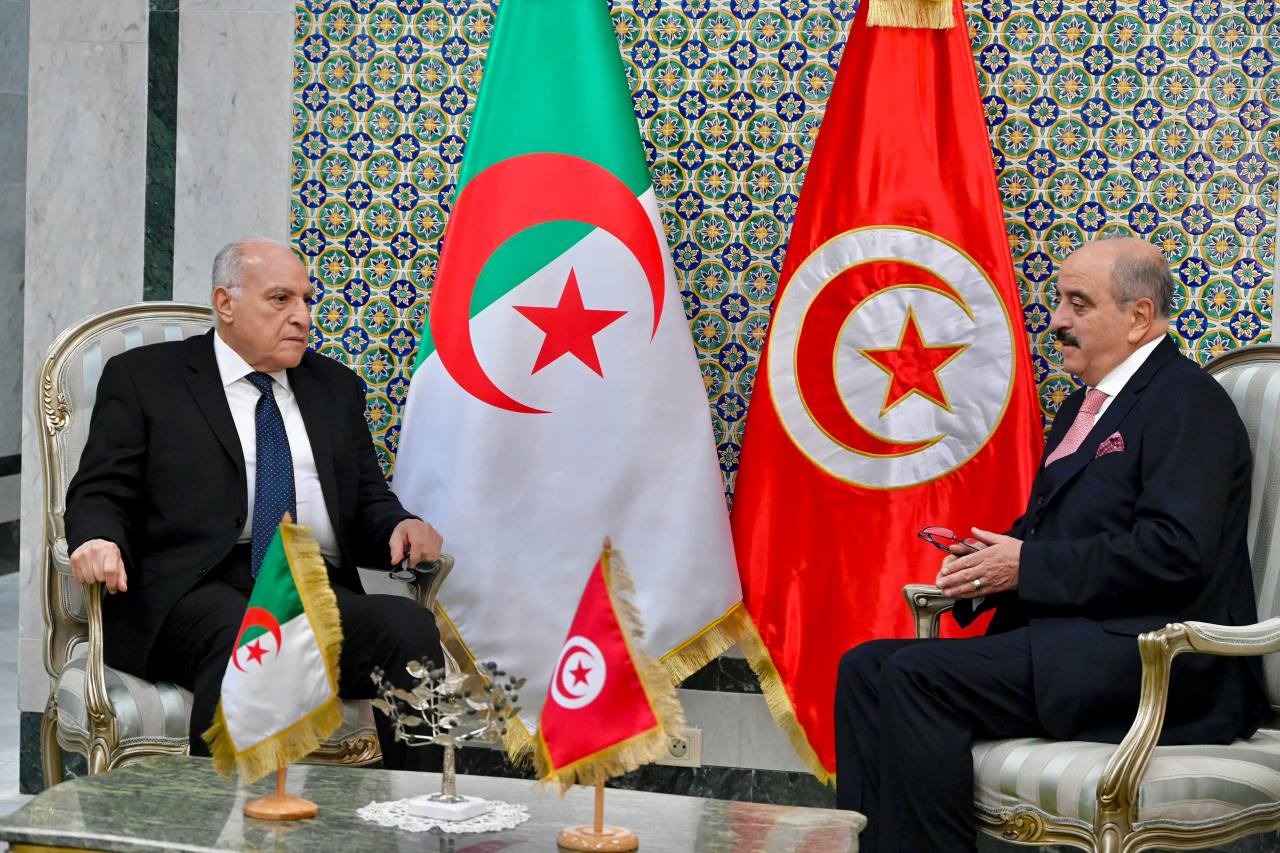Grande Commission mixte algéro-tunisienne de coopération: M. Attaf  copréside avec son homologue tunisien la réunion du comité de suivi