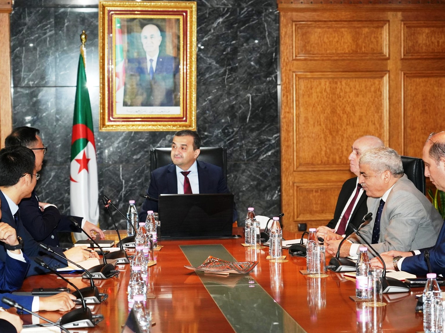 محروقات : مجمع "أنتون" الصيني يبدي اهتمامه بمشاريع وشراكات طويلة المدى  بالجزائر