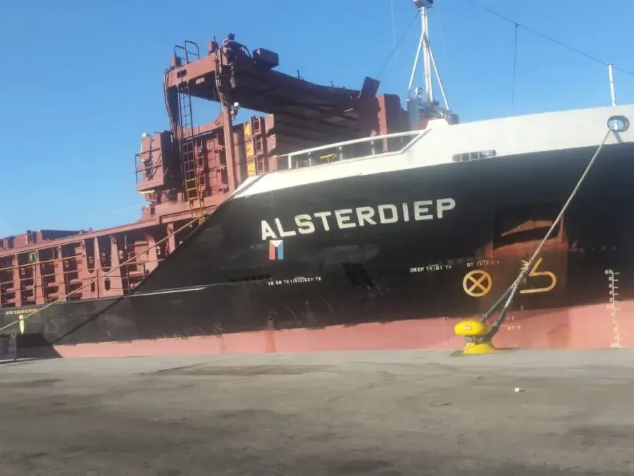 فالنسيا رسو باخرة