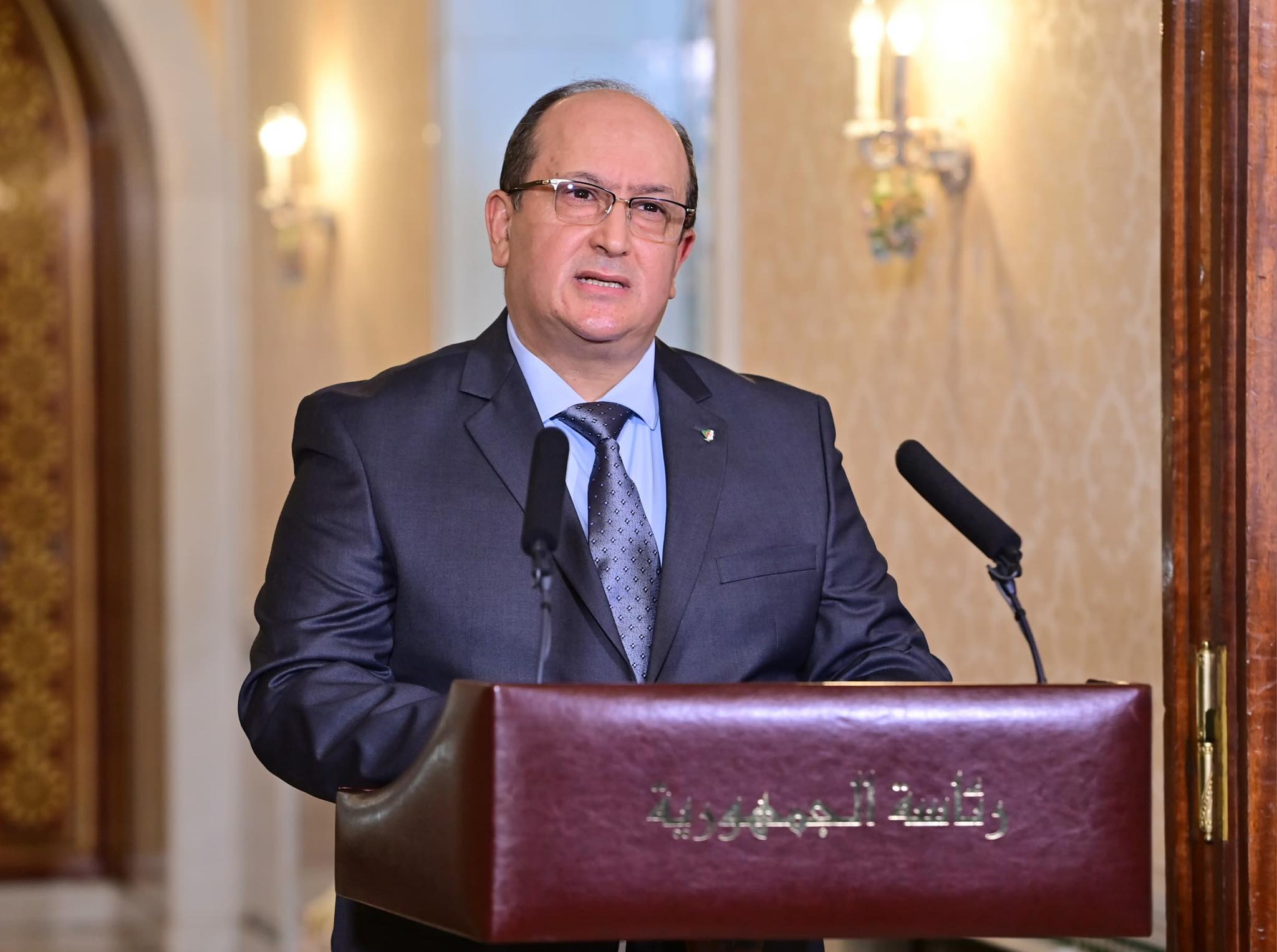 الوزير الأول يؤكد حرص رئيس الجمهورية على تطوير العلاقات الجزائرية-التونسية