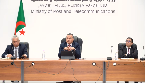 السيد زروقي يلتقي المتعاملين الاقتصاديين الناشطين في مجال مراكز الاتصال