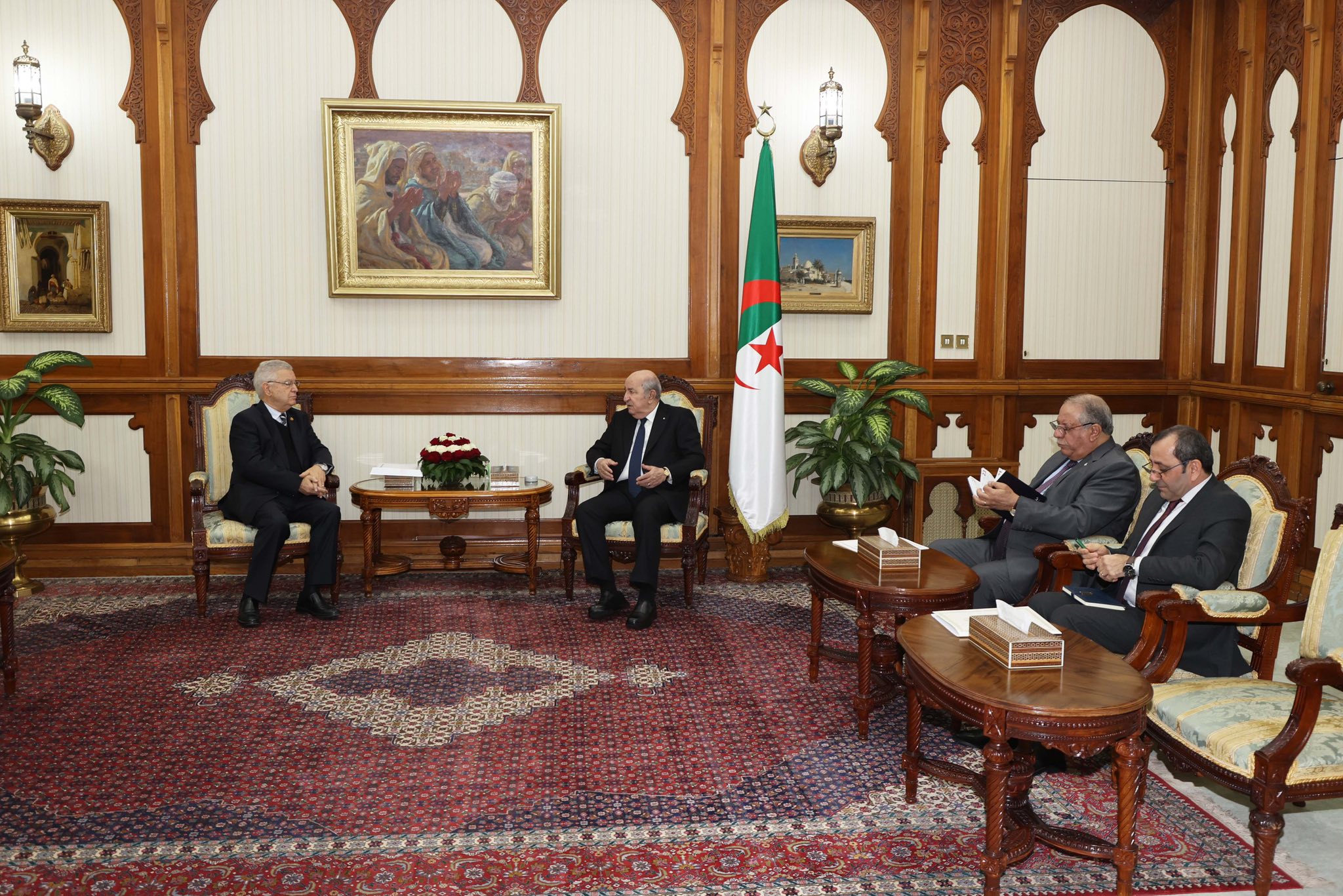 رئيس الجمهورية يستقبل رئيس مجلس الأمة