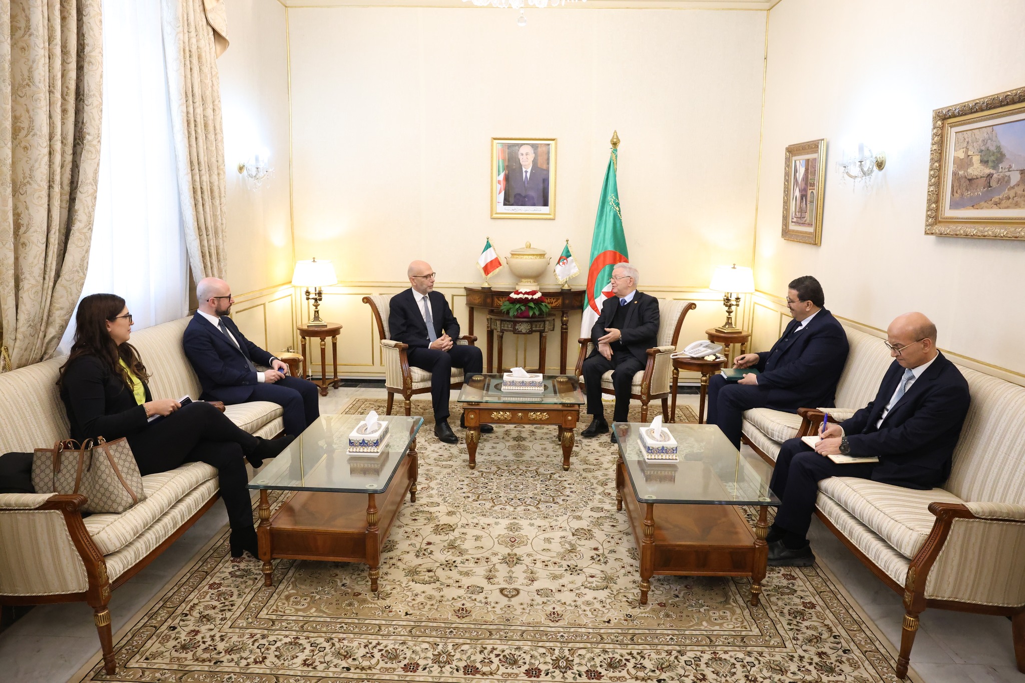 ناصري يستقبل سفير جمهورية إيطاليا في الجزائر