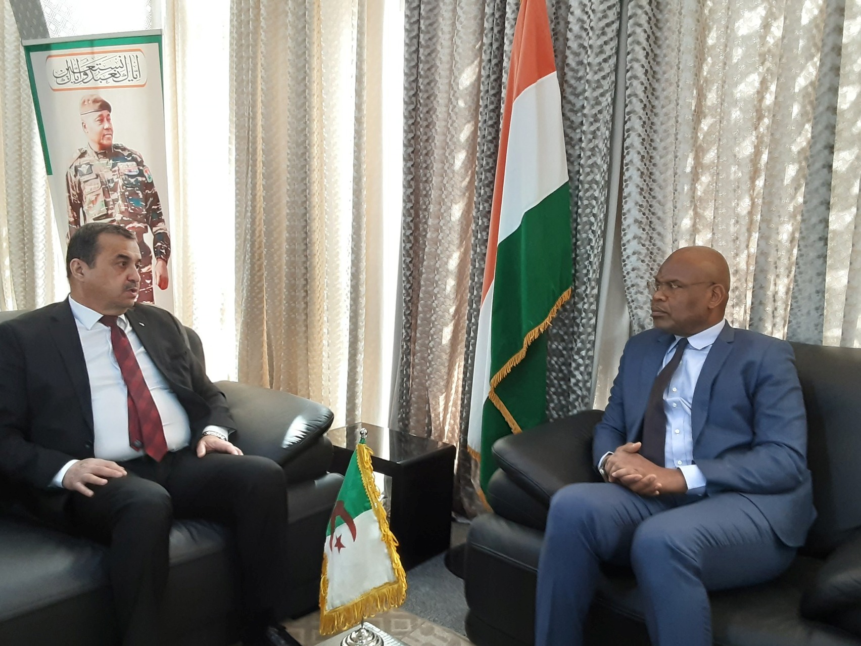 محروقات : السيد عرقاب يتحادث بنيامي مع نظيره النيجري