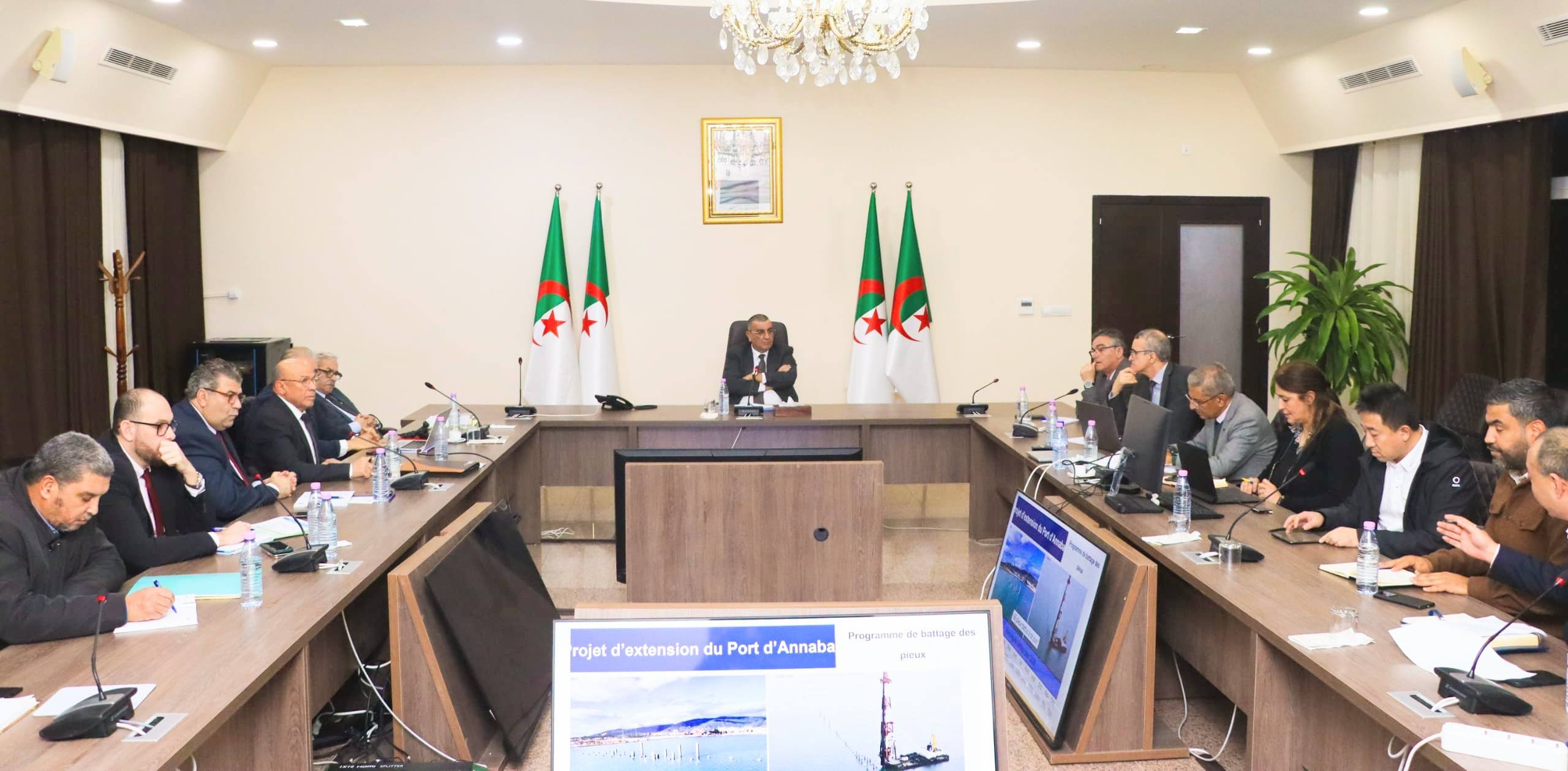 جلاوي يؤكد على ضرورة تسريع وتيرة أشغال توسعة ميناء عنابة الفوسفاتي