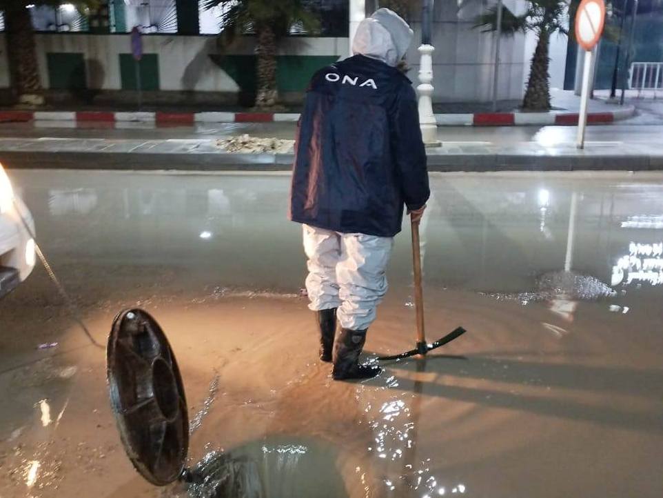 Intempéries : les services des travaux publics poursuivent leurs interventions à travers plusieurs wilayas du pays