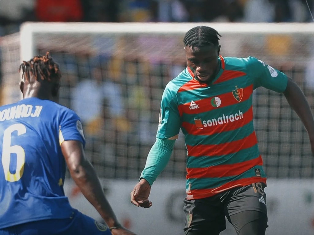 Défaite du MCA face à Saint-Eloi Lupopo (1-0)