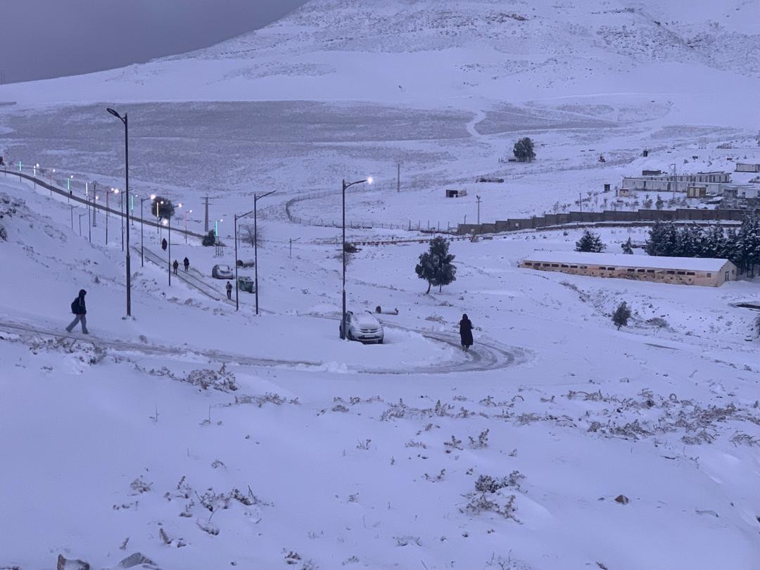 تساقط الثلوج