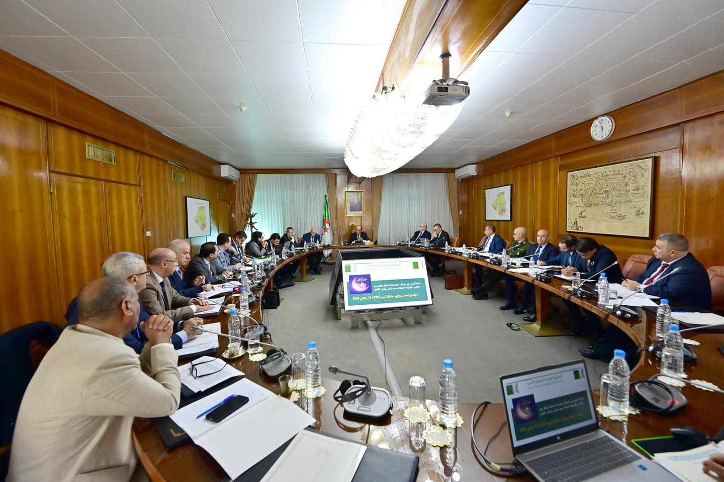 سيفي غريب يترأس اجتماعا وزاريا مشتركا حول تموين السوق الوطنية خلال شهر رمضان