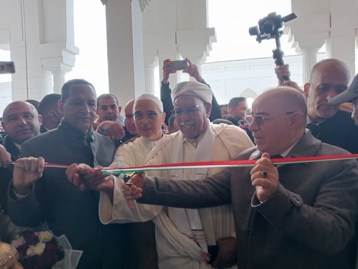 بلمهدي يشرف على تدشين المسجد القطب بالأغواط