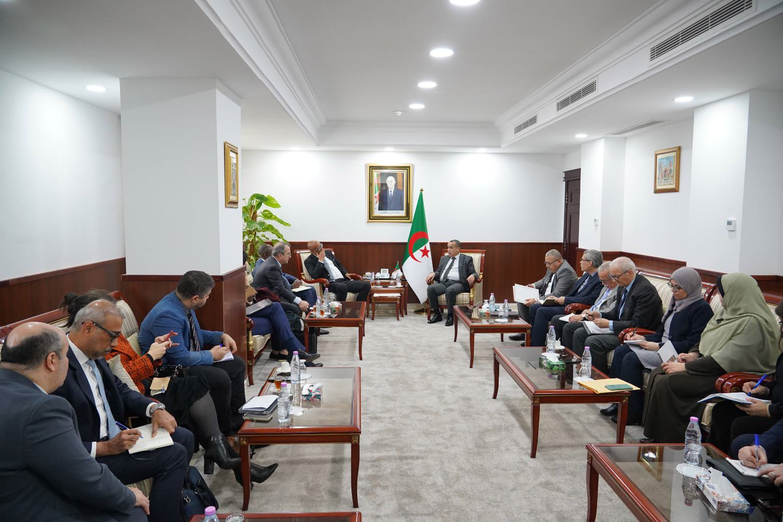 عجال يستقبل وفدا من مؤسسة التمويل الدولية