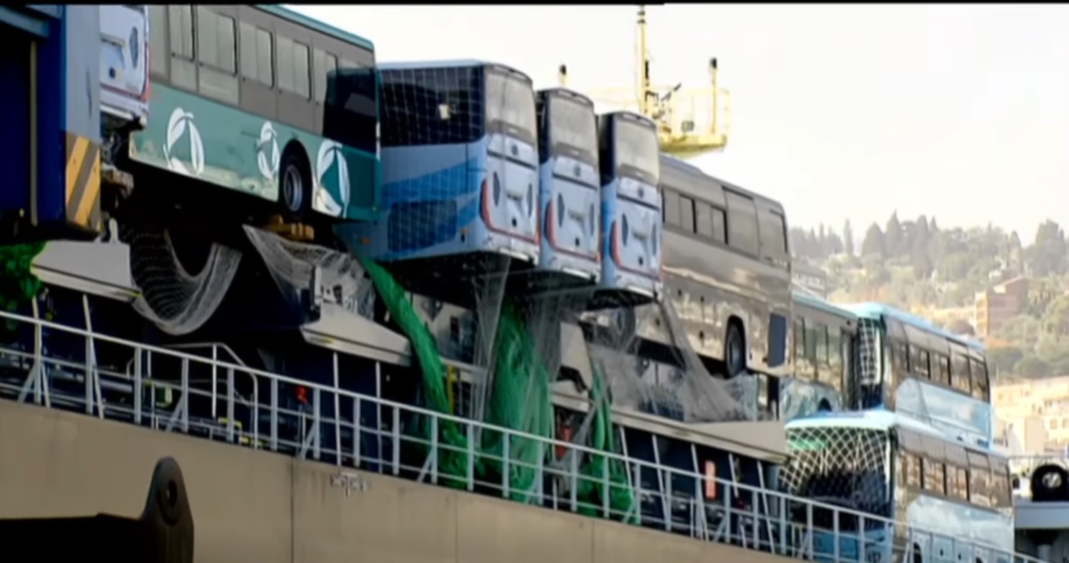 برنامج استيراد 10 آلاف حافلة: مؤسسة تطوير صناعة السيارات تستلم 868 حافلة  بميناء الجزائر