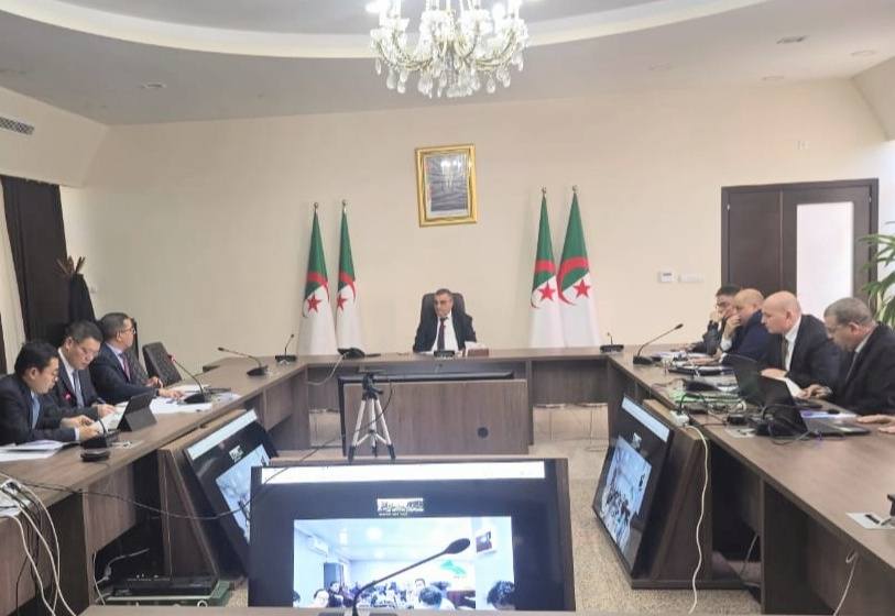 متابعة تجسيد مشروع الخط المنجمي  الشرقي 