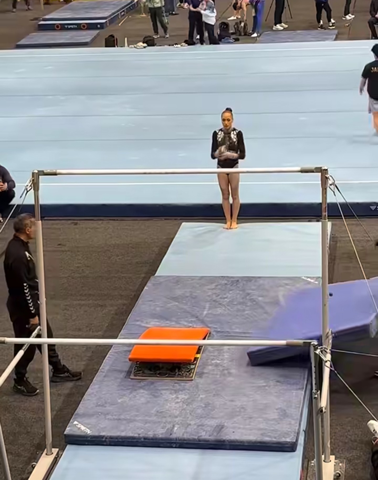 الجزائرية نمور تتأهل لنهائي جهاز العمودين