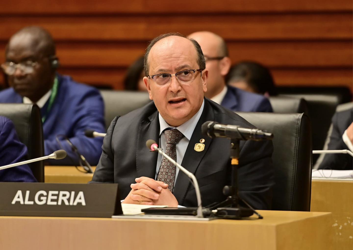 Représentant le président de la République, le Premier ministre participe à Addis-Abeba à une réunion consacrée à l'étude sur les répercussions de la qualification du colonialisme comme crime contre l'humanité