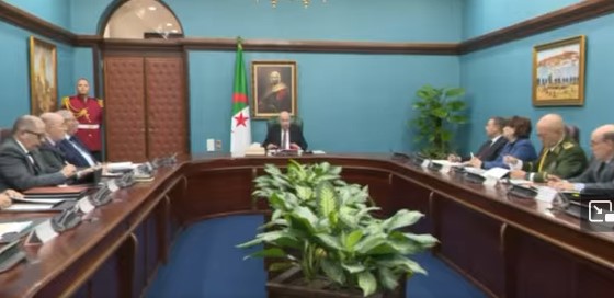 رئيس الجمهورية يترأس اجتماعا لتقييم عمل اللجنة المكلفة بالتحضير لزيارة  البابا ليون الرابع عشر إلى الجزائر