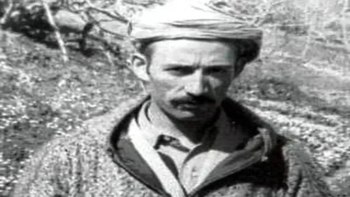 le colonel amirouche aït hamouda