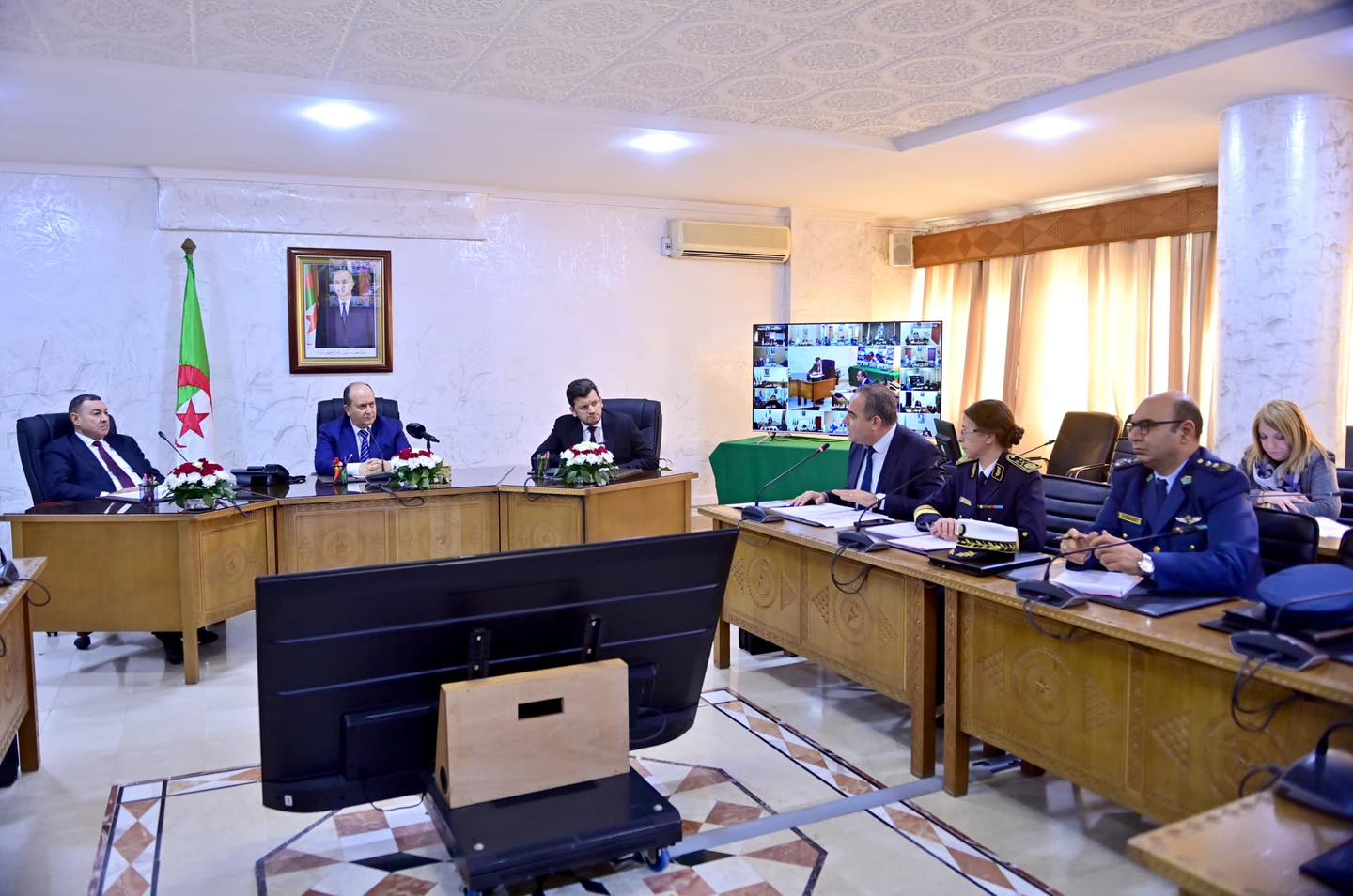 سيفي غريب  اجتماع مشترك