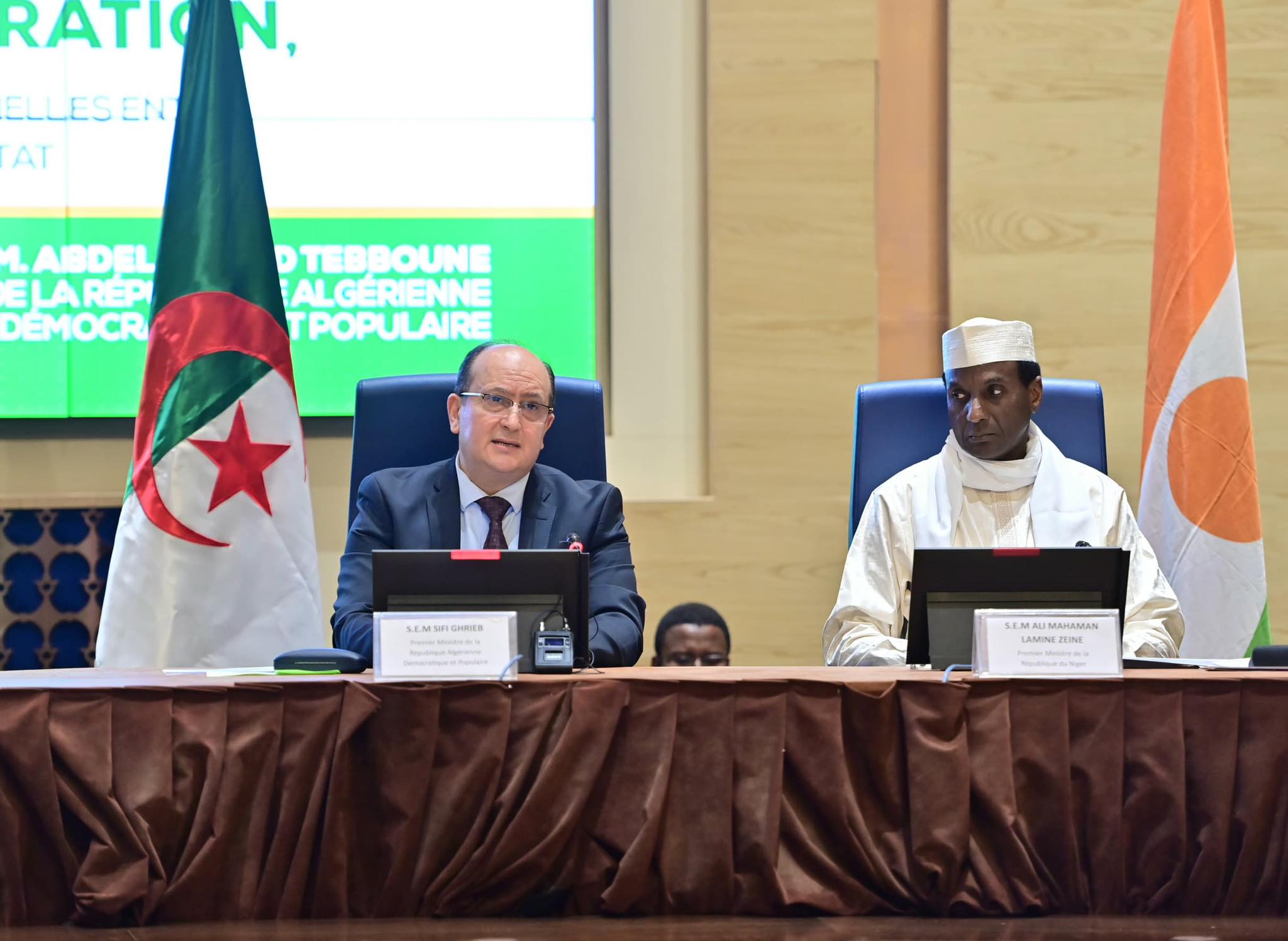الجزائر-النيجر: الوزير الأول يترأس بنيامي مع نظيره النيجري افتتاح أشغال اللجنة الكبرى المشتركة للتعاون