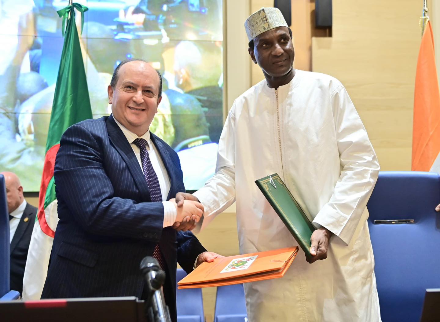 الجزائر-النيجر: التوقيع بنيامي على عدد من الاتفاقيات وبرامج التعاون