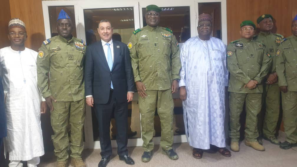 وزير الداخلية