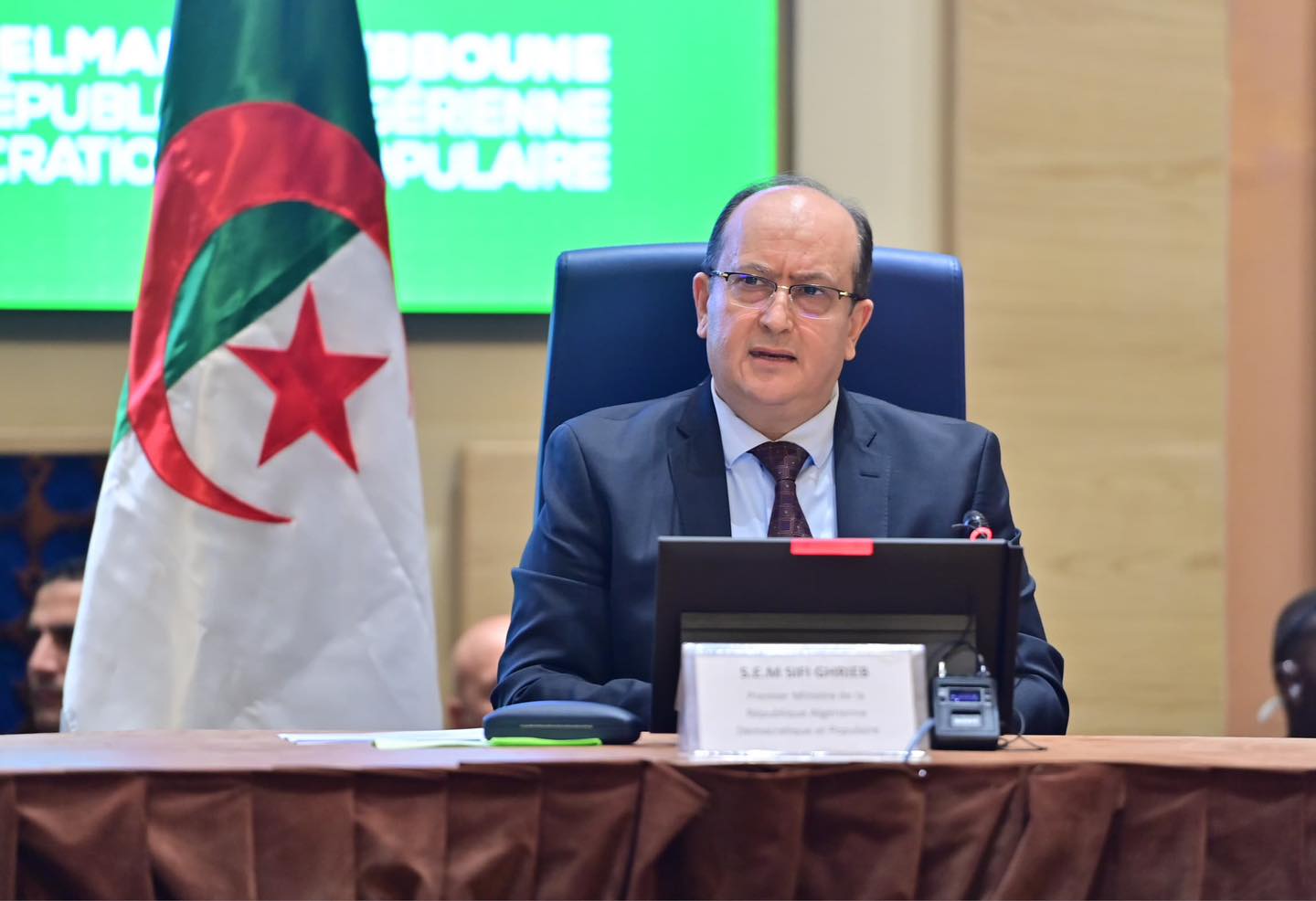 الوزير الأول يجدد بنيامي التزام الجزائر الثابت بتعزيز التعاون مع النيجر