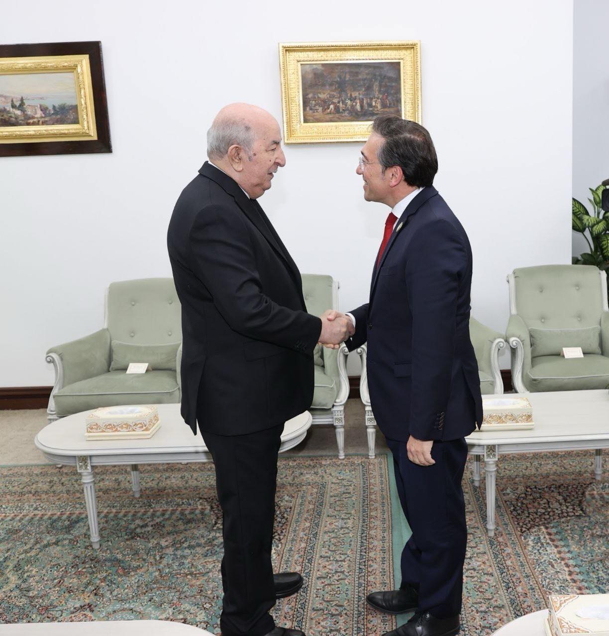 #قصر_المرادية ترأس اليوم رئيس الجمهورية السيد عبد المجيد تبون اجتماع عمل خُصص لقطاع المناجم والحديد.