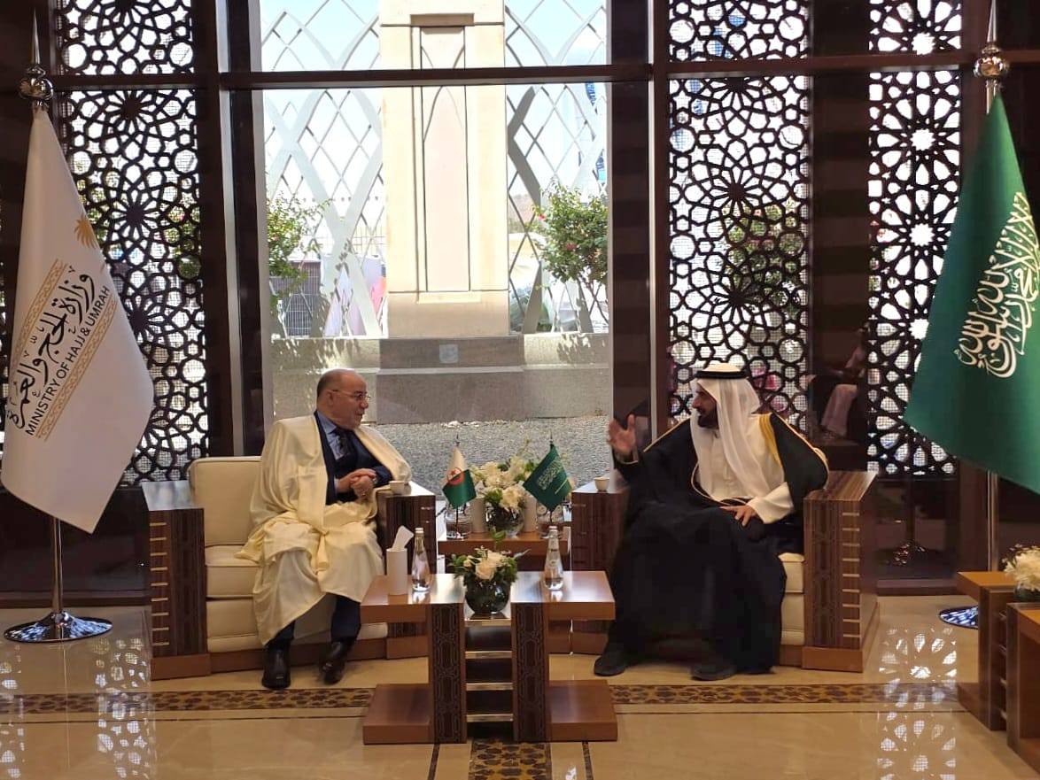 بلمهدي يجتمع بوزير الحج والعمرة السعودي بالمدينة المنورة