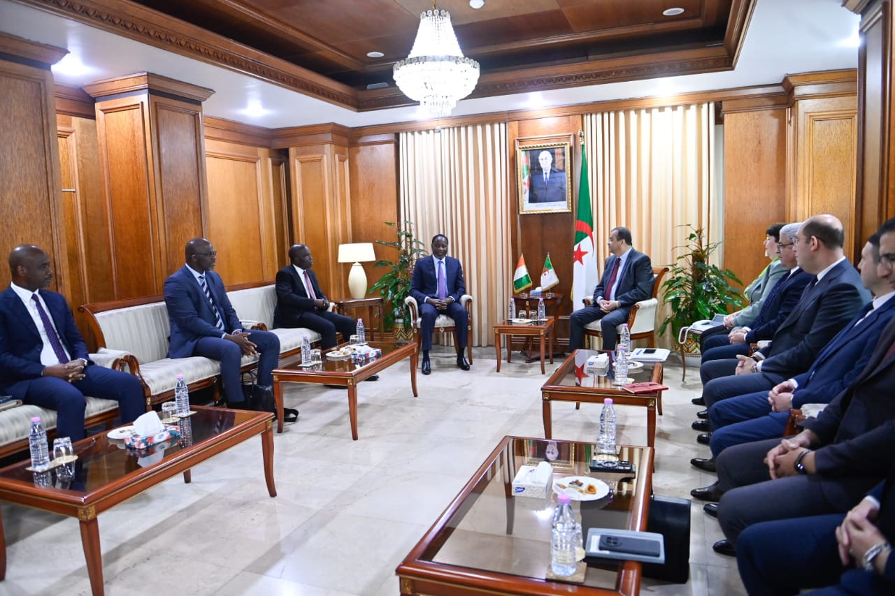 عرقاب وزير المناجم والبترول والطاقة بجمهورية كوت ديفوار