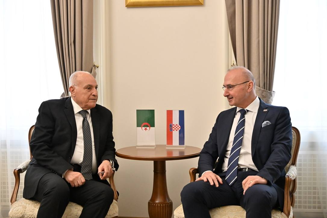 السيد عطاف يجري بزغرب محادثات مع وزير الشؤون الخارجية والأوروبية الكرواتي