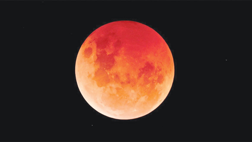 خسوف كلي للقمر