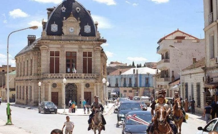 المسرح الجهوي مصطفى كاتب سوق أهراس