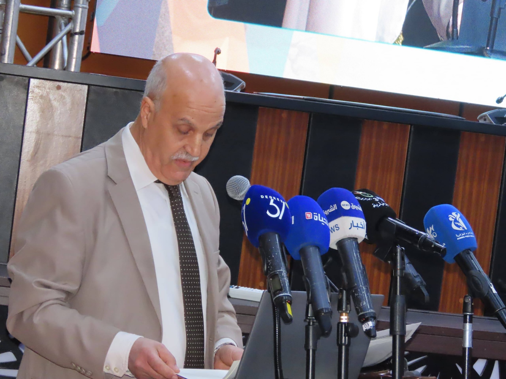 اليوم العالمي لمكافحة السمنة: إعداد دليل وطني للتكفل بهذا المرض (وزير