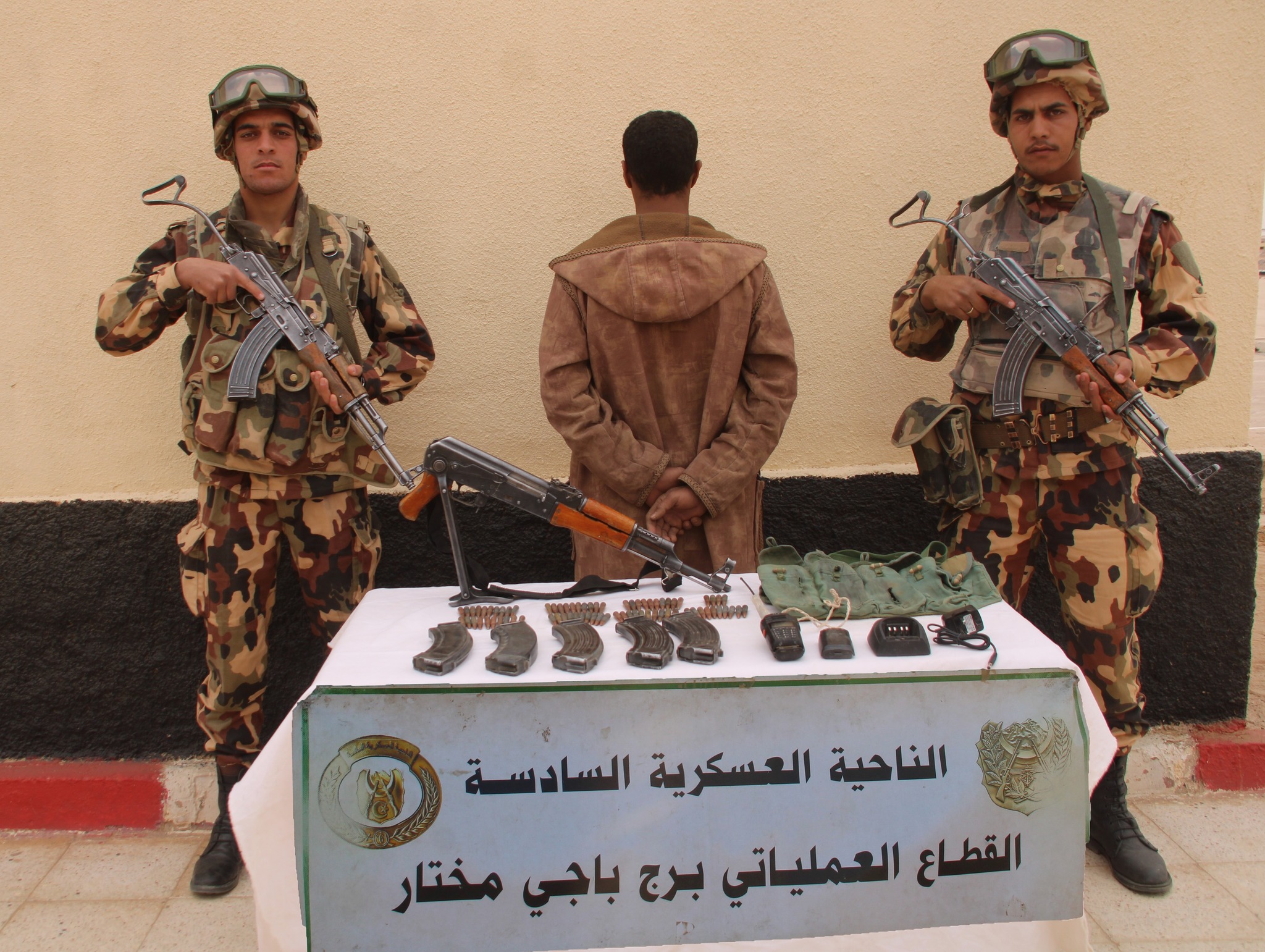 الجيش الوطني الشعبي : إرهابي يسلم نفسه وتوقيف 6 عناصر دعم للجماعات الإرهابية خلال أسبوع